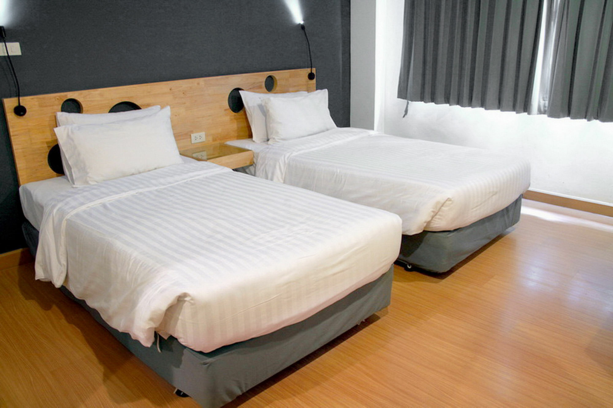 Mybed Sathorn Hotel Banguecoque Exterior foto