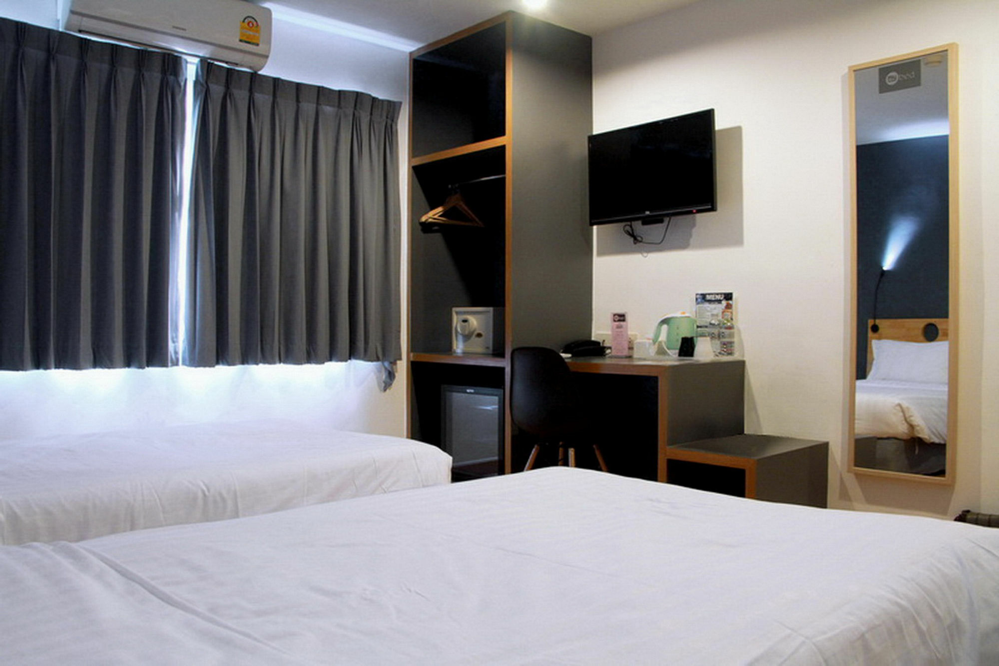 Mybed Sathorn Hotel Banguecoque Exterior foto